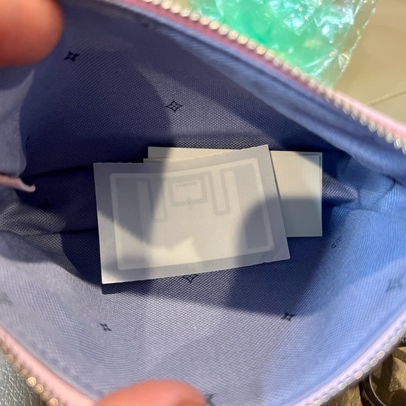 Louis Vuitton🔹Escale pastel mini pochette accessoires only - Picture 12 of 12